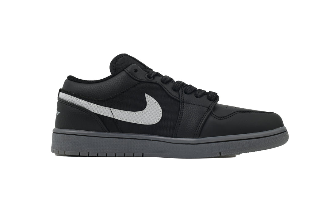 Nike Air Jordan 1 Retro Low Low-Top Sneakers