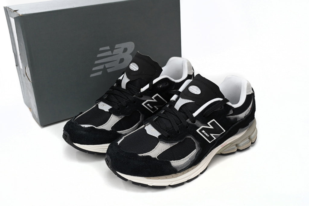 New Balance 2002R Sneakers
