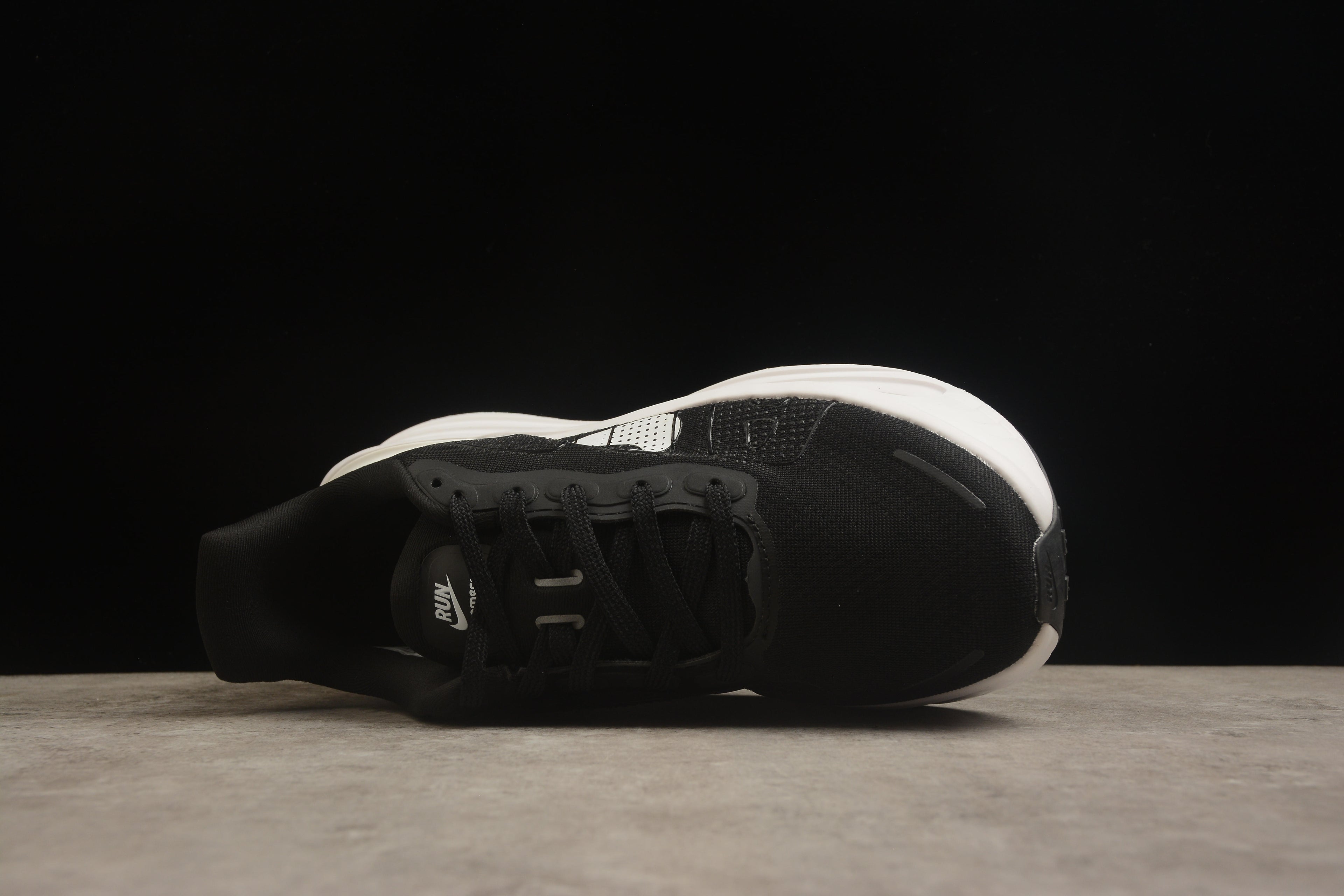 Nike Vomero 18 Running Shoes | Premium Cushioning | EU 36-45