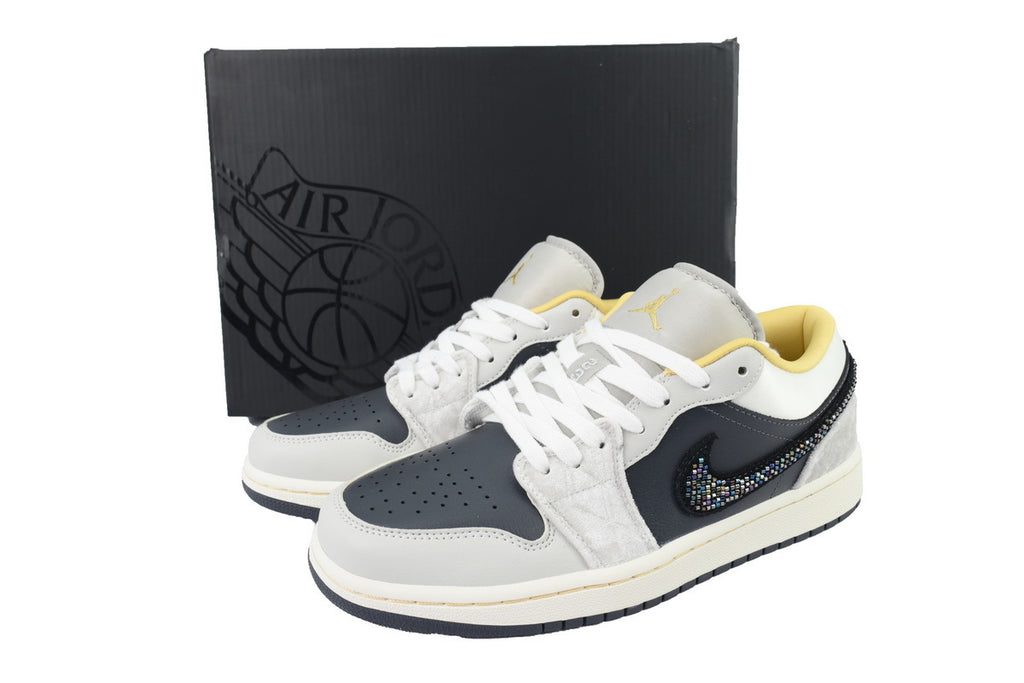Nike Air Jordan 1 Retro Low Low-Top Sneakers