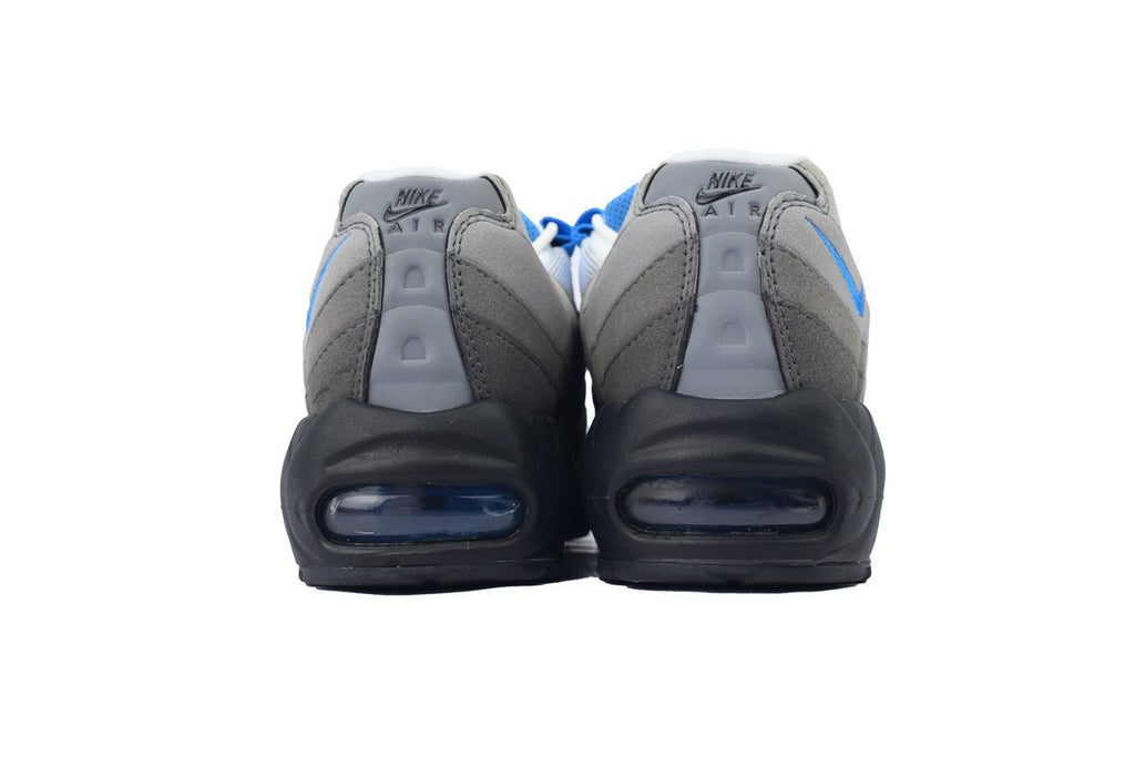 Nike Air Max 95 – Classic Sneakers