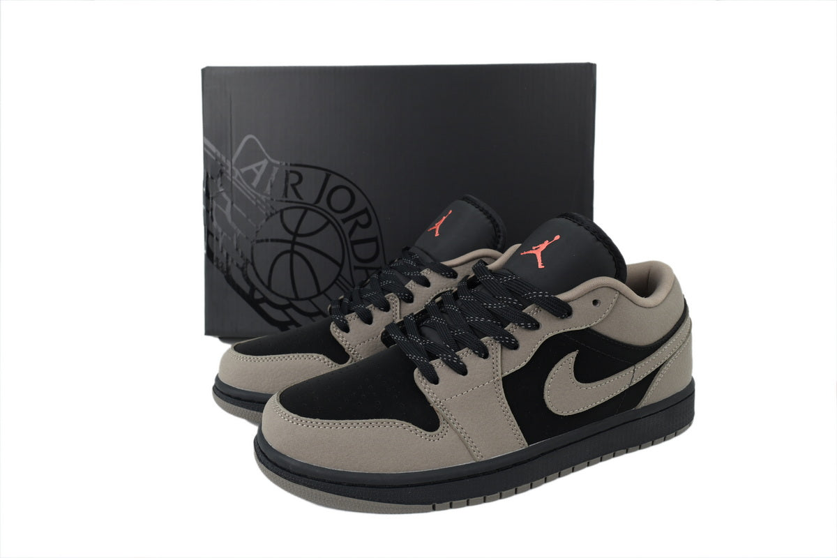 Nike Air Jordan 1 Retro Low Low-Top Sneakers
