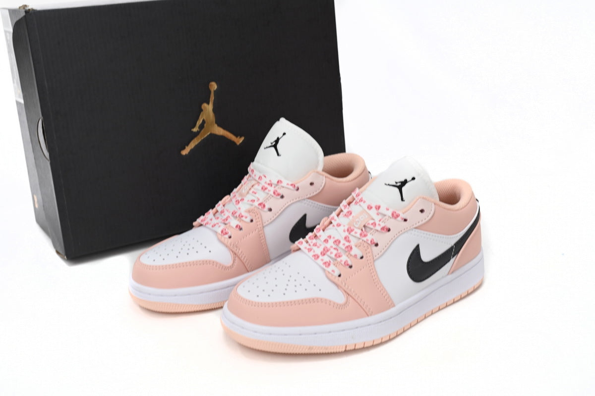 Nike Air Jordan 1 Retro Low Low-Top Sneakers