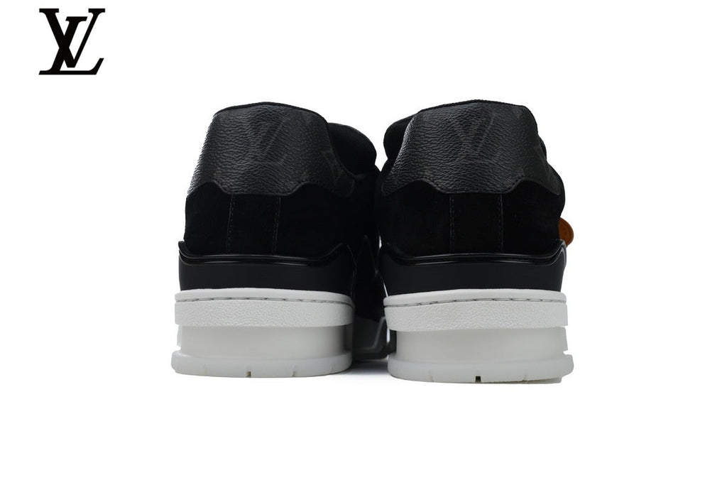 Louis Vuitton Trainer shoes for man  women Sneaker – Black Monogram