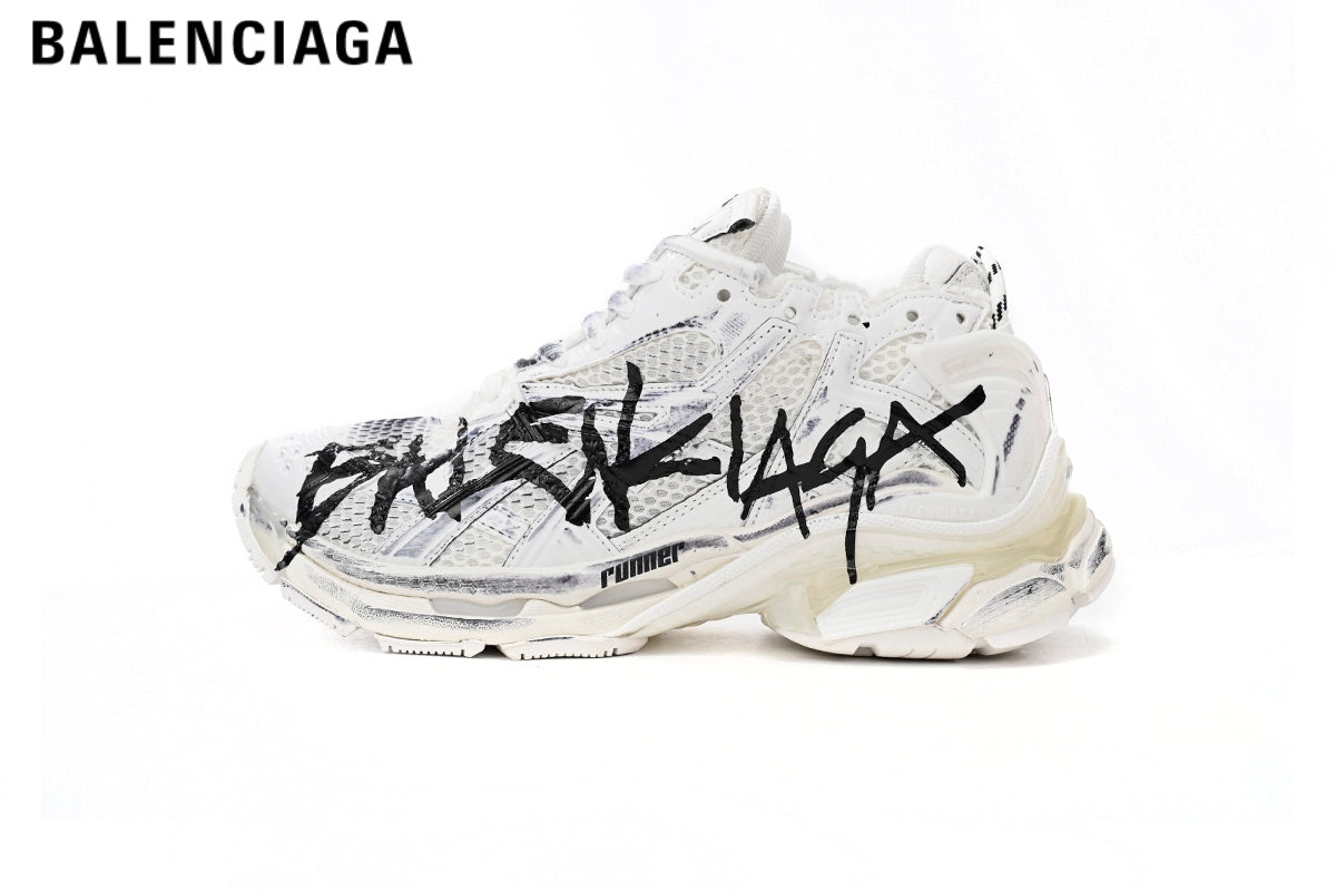Balenciaga Runner men's shoes  women sneakers — Graffiti