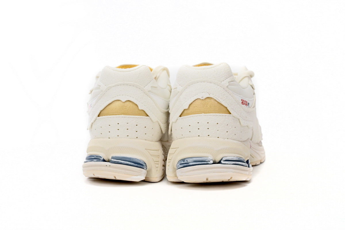 New Balance 2002R Sneakers