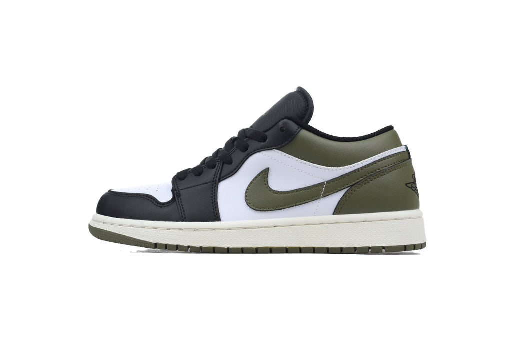 Nike Air Jordan 1 Retro Low Low-Top Sneakers