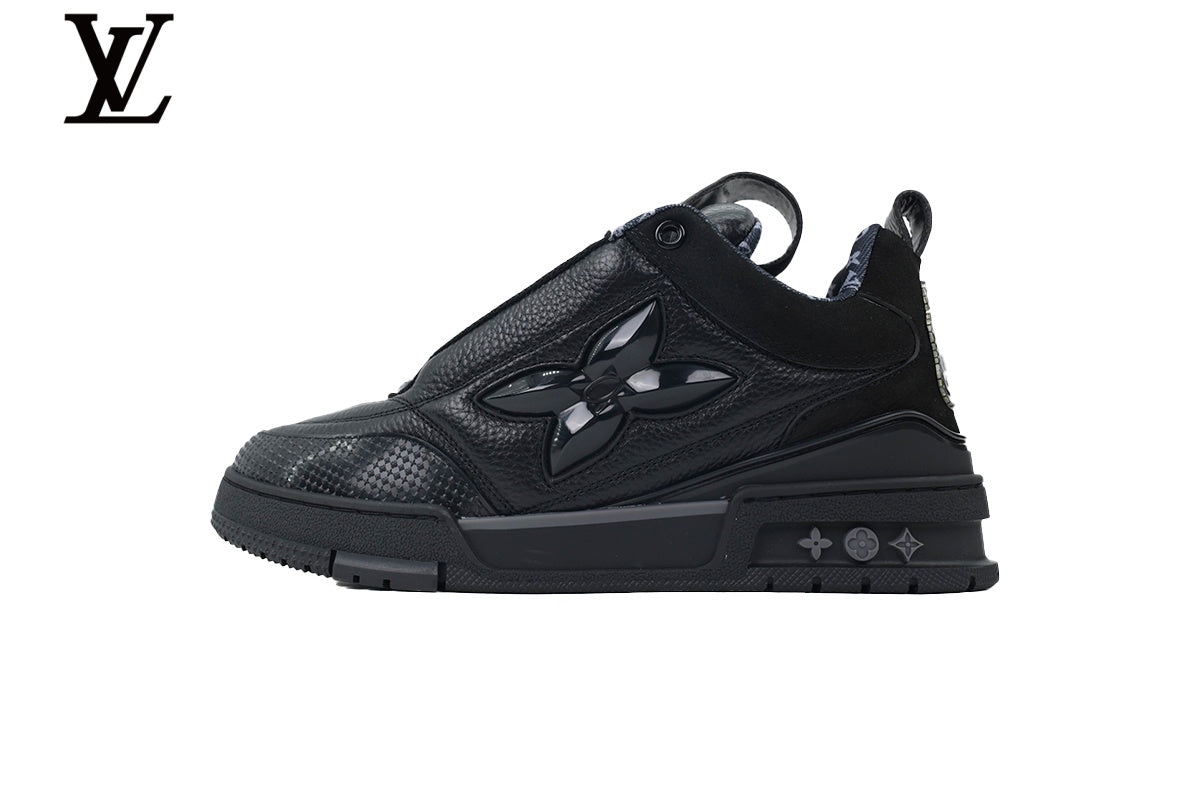 Louis Vuitton Trainer  shoes for man  women Sneaker – White Embossed Monogram