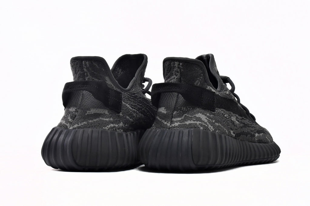 Adidas Yeezy Boost 350 V2 – Lifestyle Sneakers