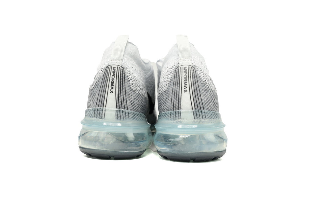 Nike Air VaporMax – Lightweight Running Sneakers