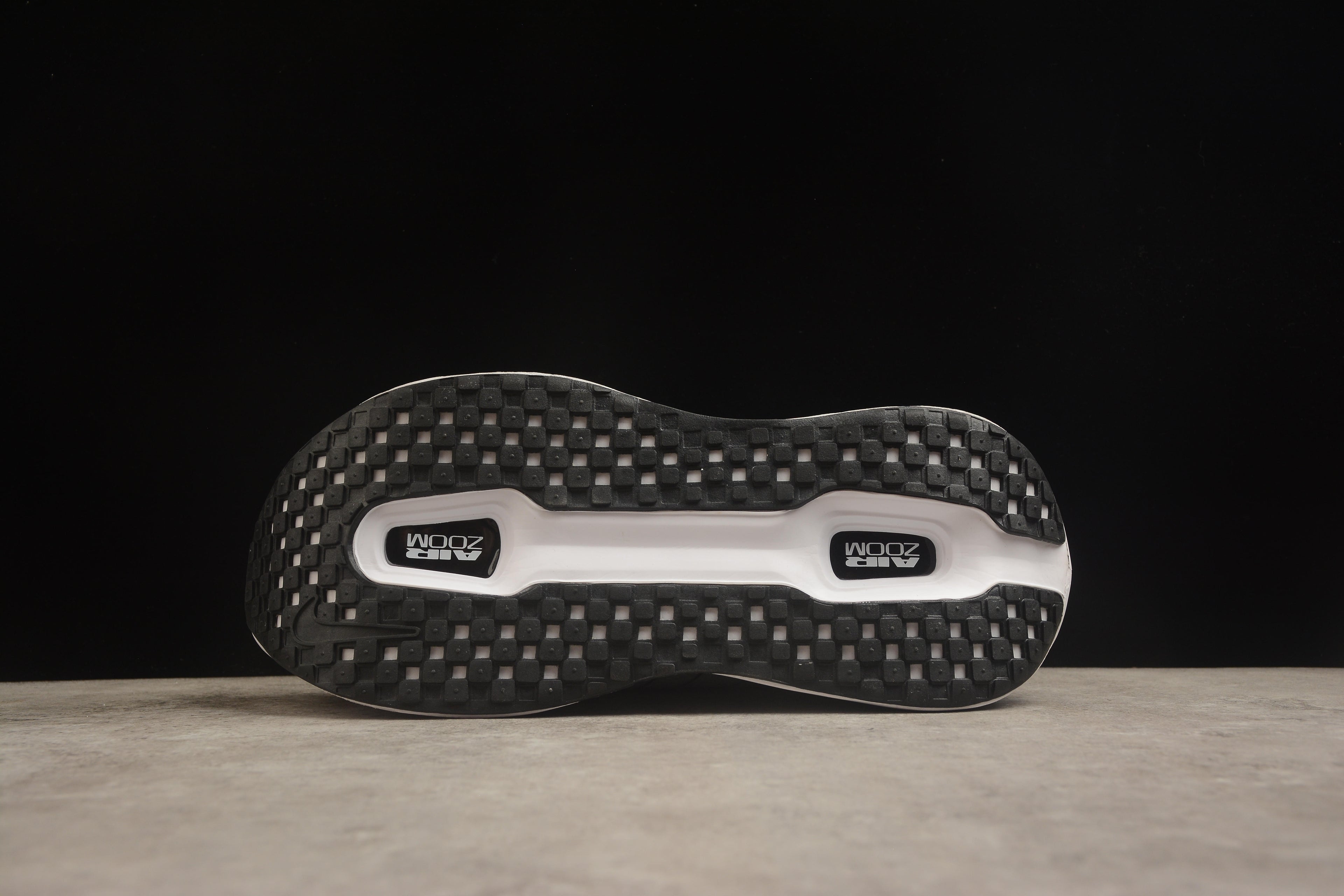 Nike Vomero 18 Running Shoes | Premium Cushioning | EU 36-45
