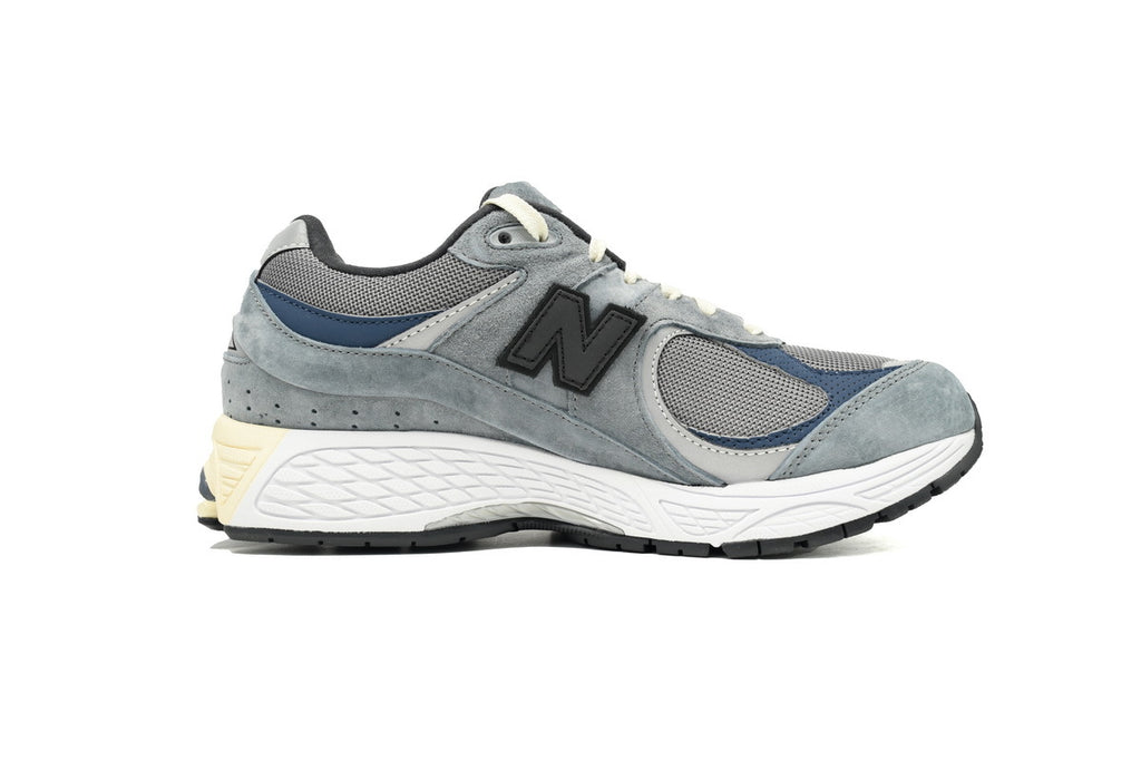 New Balance 2002R Sneakers