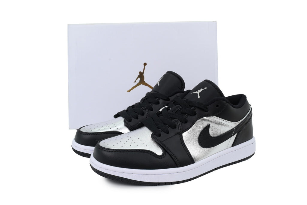 Nike Air Jordan 1 Retro Low Low-Top Sneakers
