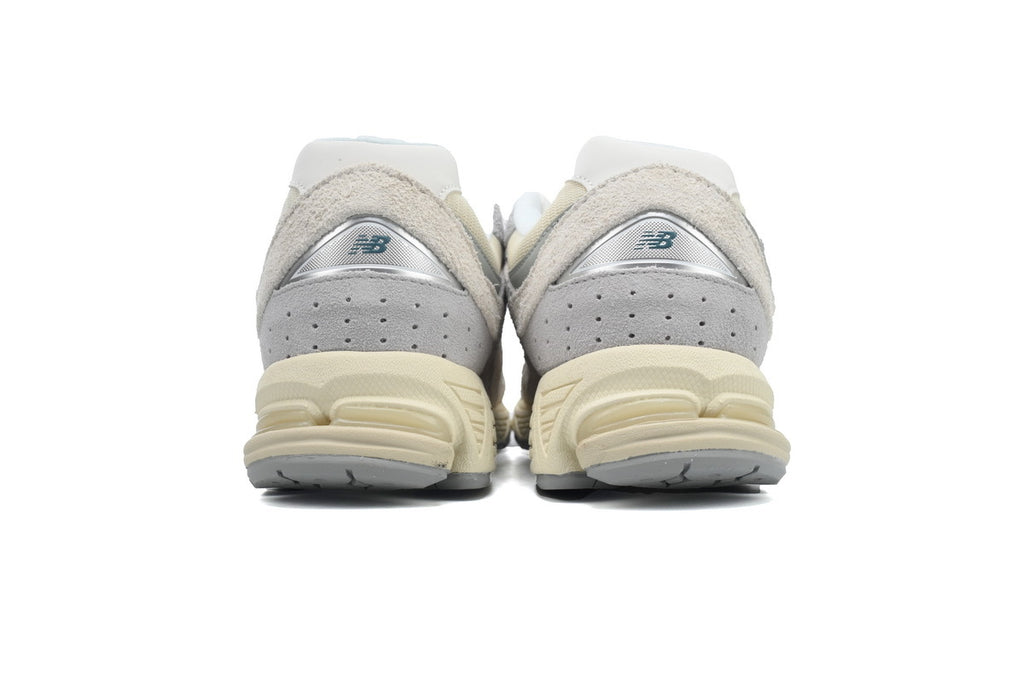New Balance 2002R Sneakers