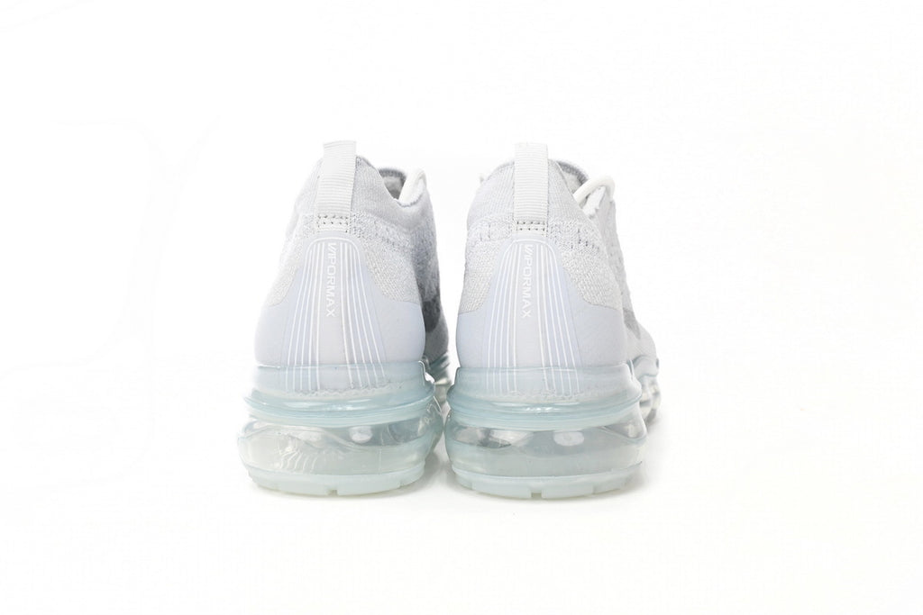 Nike Air VaporMax – Lightweight Running Sneakers
