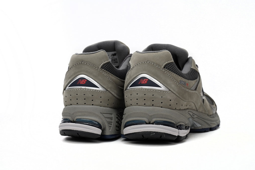 New Balance 2002R Sneakers