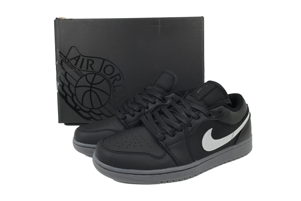 Nike Air Jordan 1 Retro Low Low-Top Sneakers