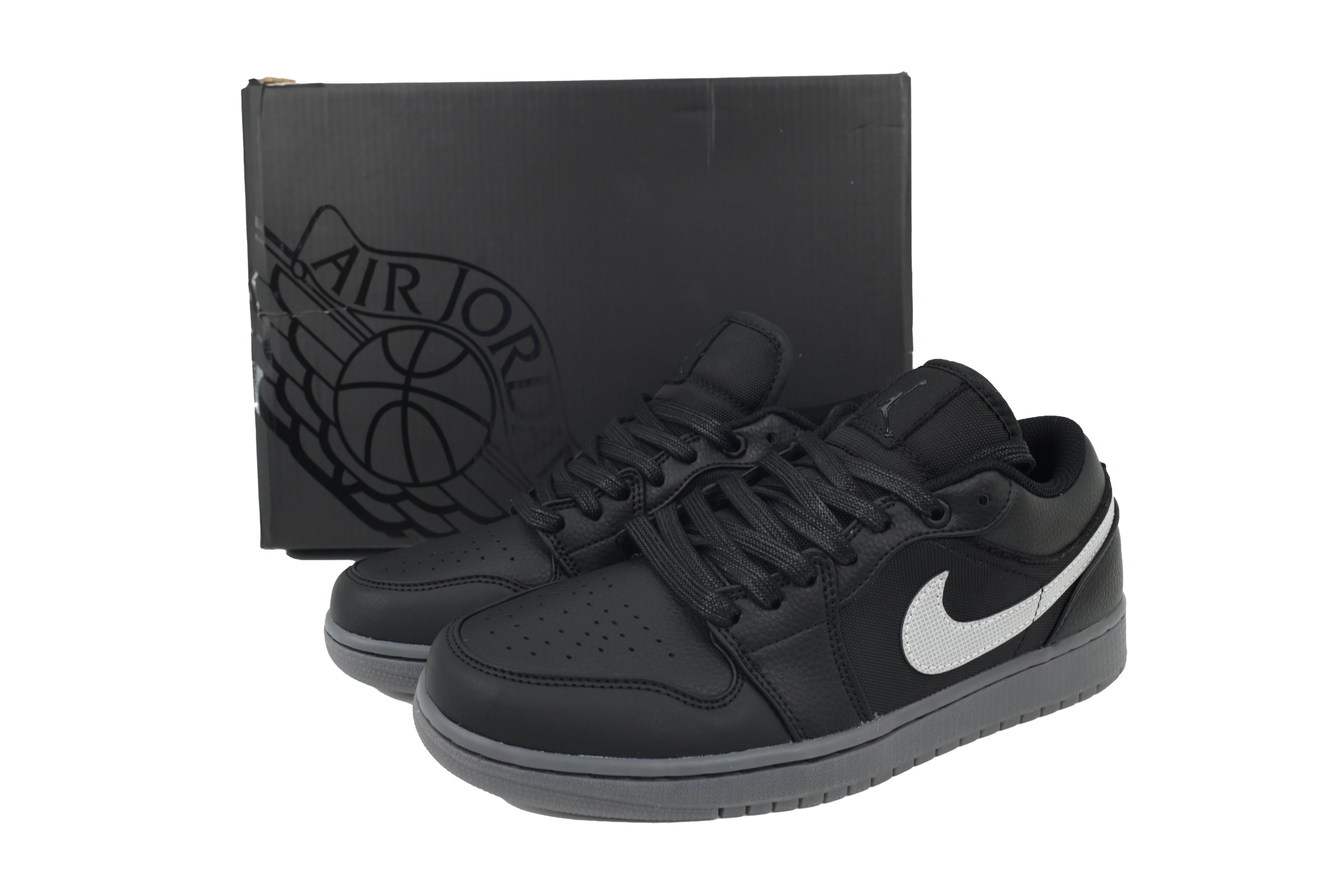Nike Air Jordan 1 Retro Low Low-Top Sneakers