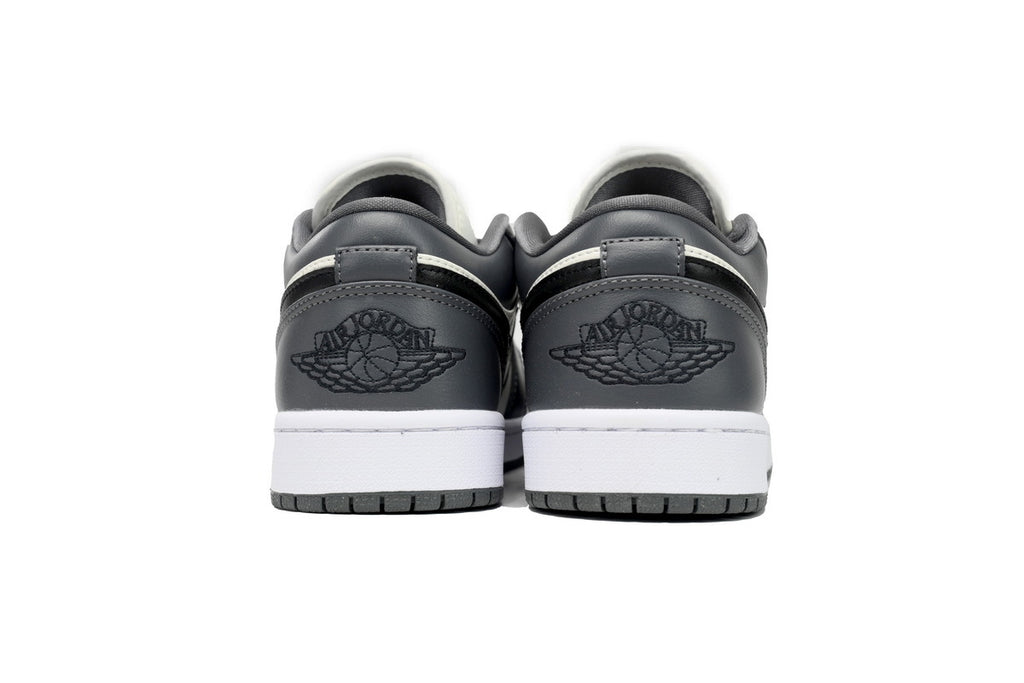 Nike Air Jordan 1 Retro Low Low-Top Sneakers