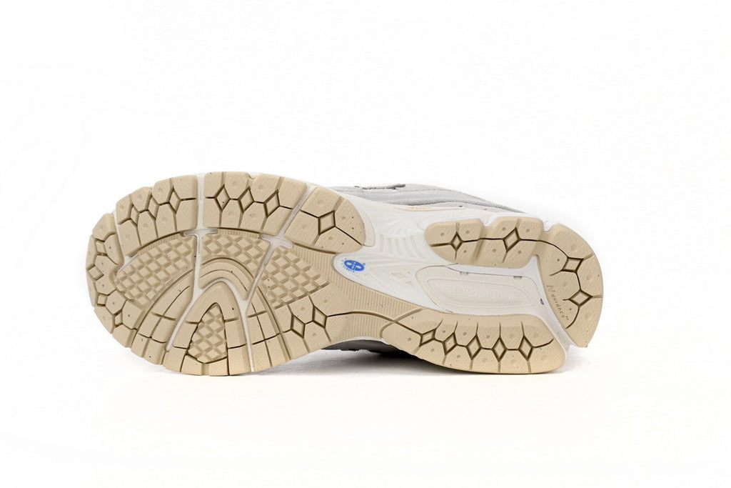 New Balance 2002R Sneakers