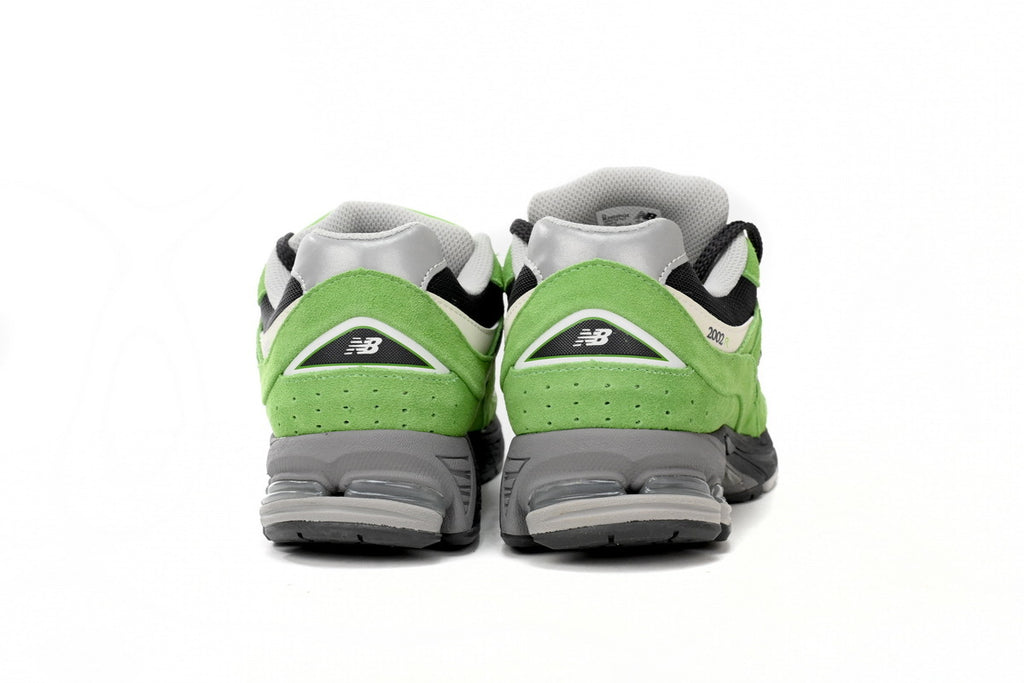 New Balance 2002R Sneakers