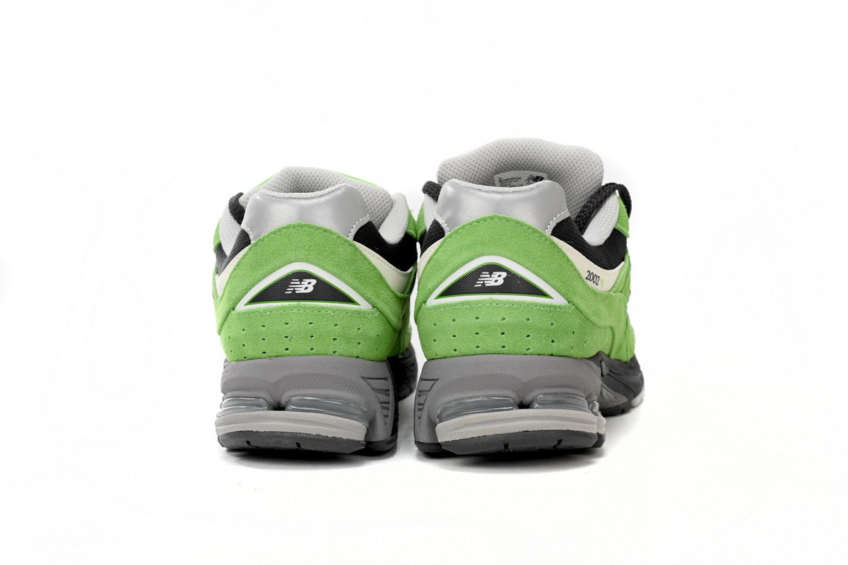 New Balance 2002R Sneakers