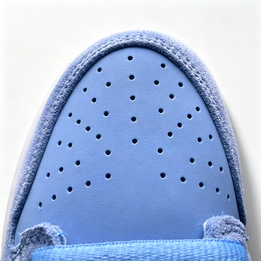 Nike SB Dunk Low 'Light Blue / Maroon / White / Gum'