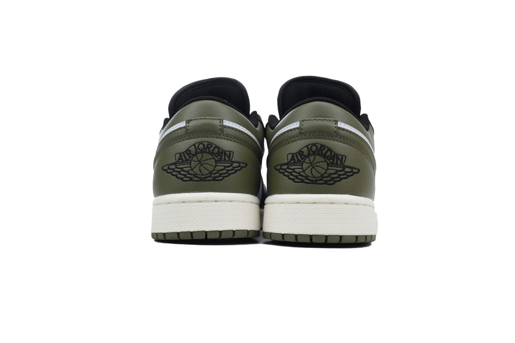 Nike Air Jordan 1 Retro Low Low-Top Sneakers