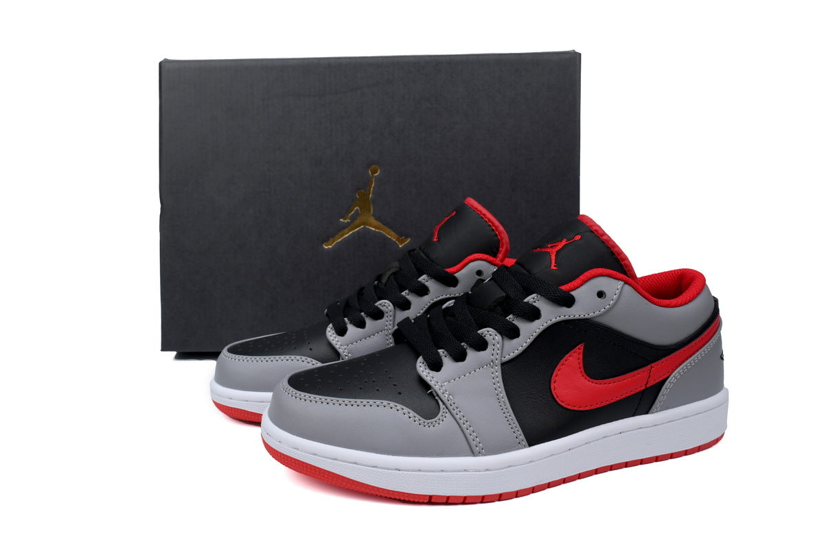 Nike Air Jordan 1 Retro Low Low-Top Sneakers