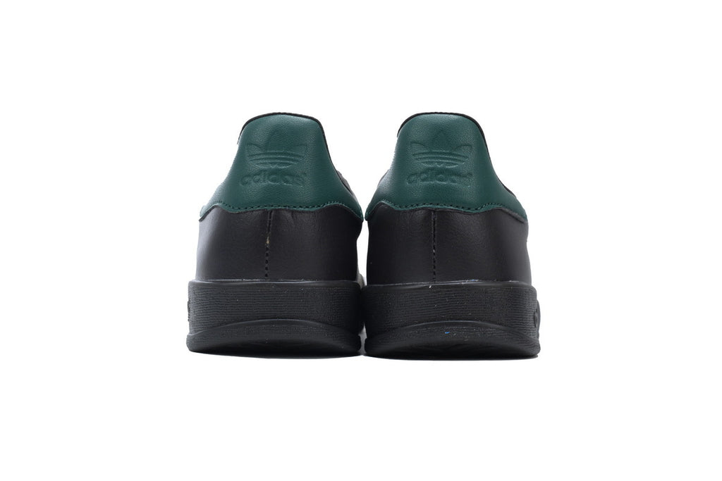 Adidas Samba OG – Retro German-Inspired Sneakers