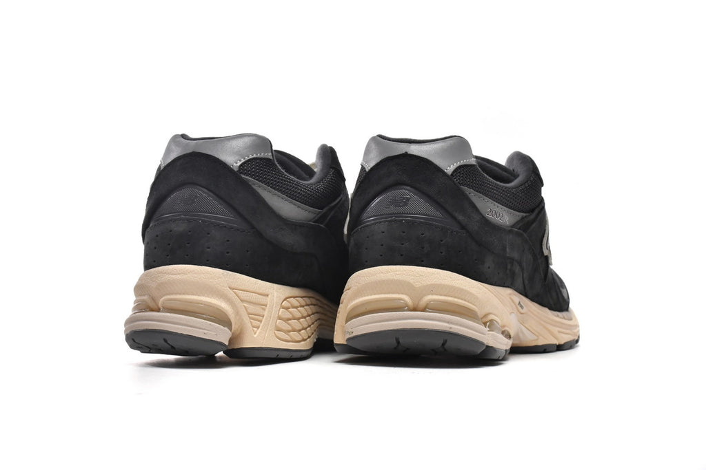 New Balance 2002R Sneakers