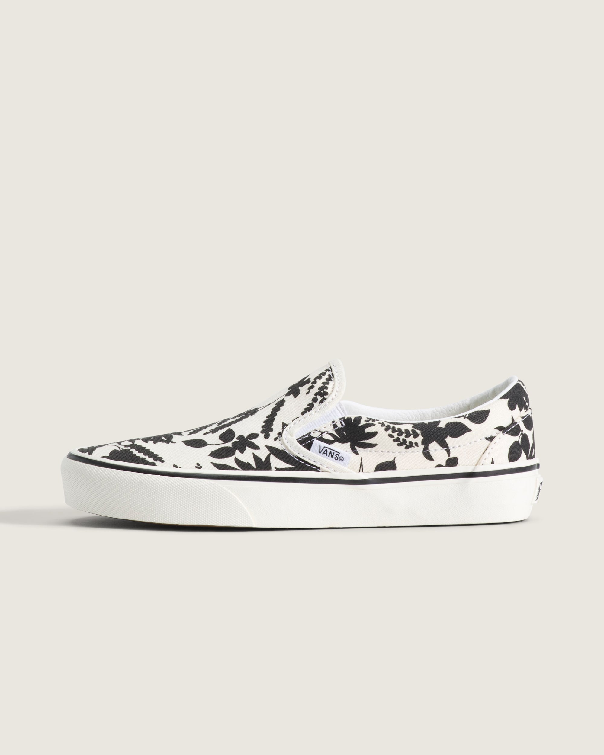 Vans Classic Slip-On Off-White Black Floral Print Unisex Skate Shoes