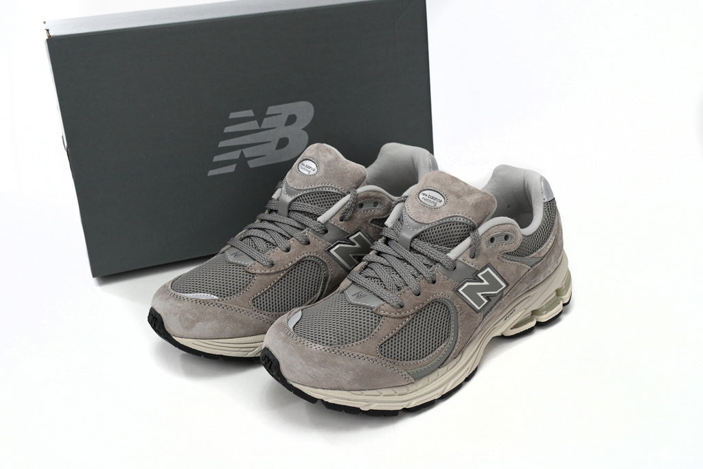 New Balance 2002R Sneakers