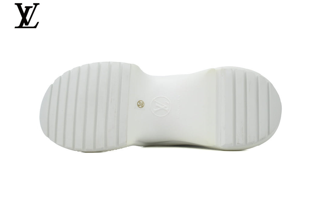 Louis Vuitton LV shoes for man  women Archlight Sneaker – White