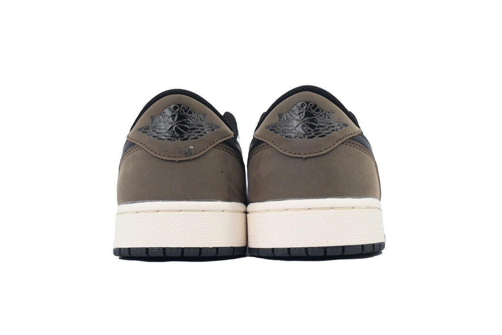 Nike Air Jordan 1 Retro Low Low-Top Sneakers