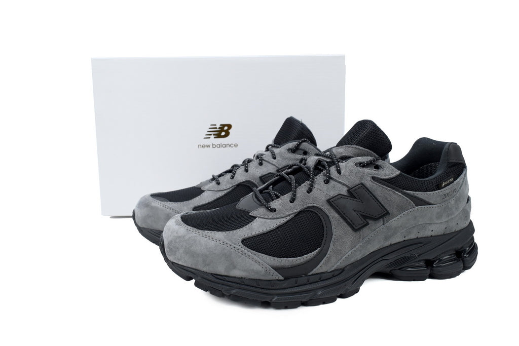 New Balance 2002R Sneakers