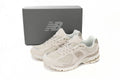 New Balance 2002R Sneakers
