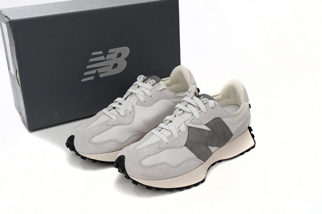 New Balance 327 Sneakers