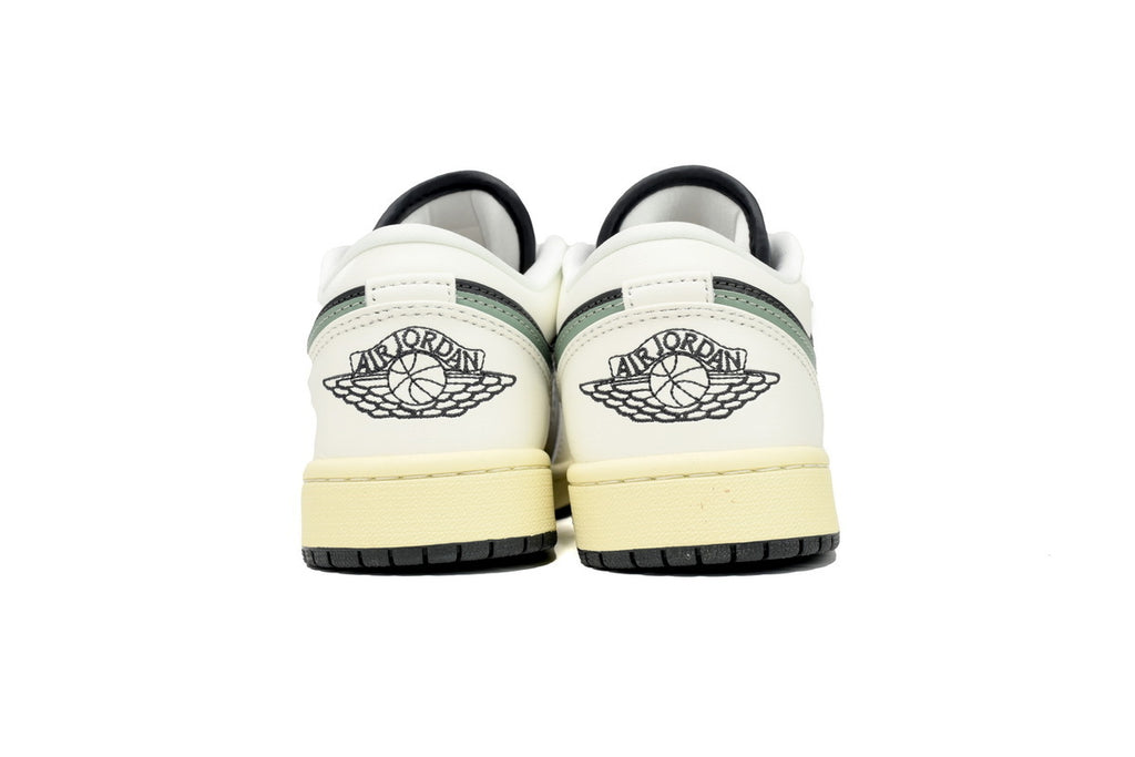 Nike Air Jordan 1 Retro Low Low-Top Sneakers
