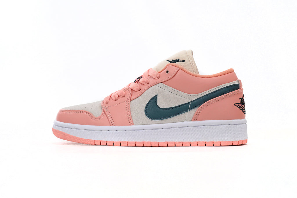 Nike Air Jordan 1 Retro Low Low-Top Sneakers