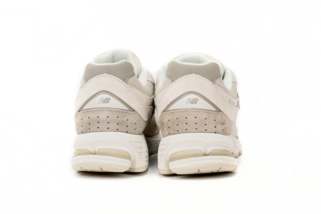 New Balance 2002R Sneakers