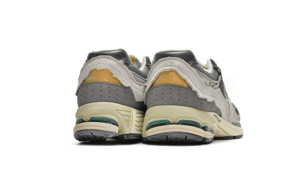 New Balance 2002R Sneakers