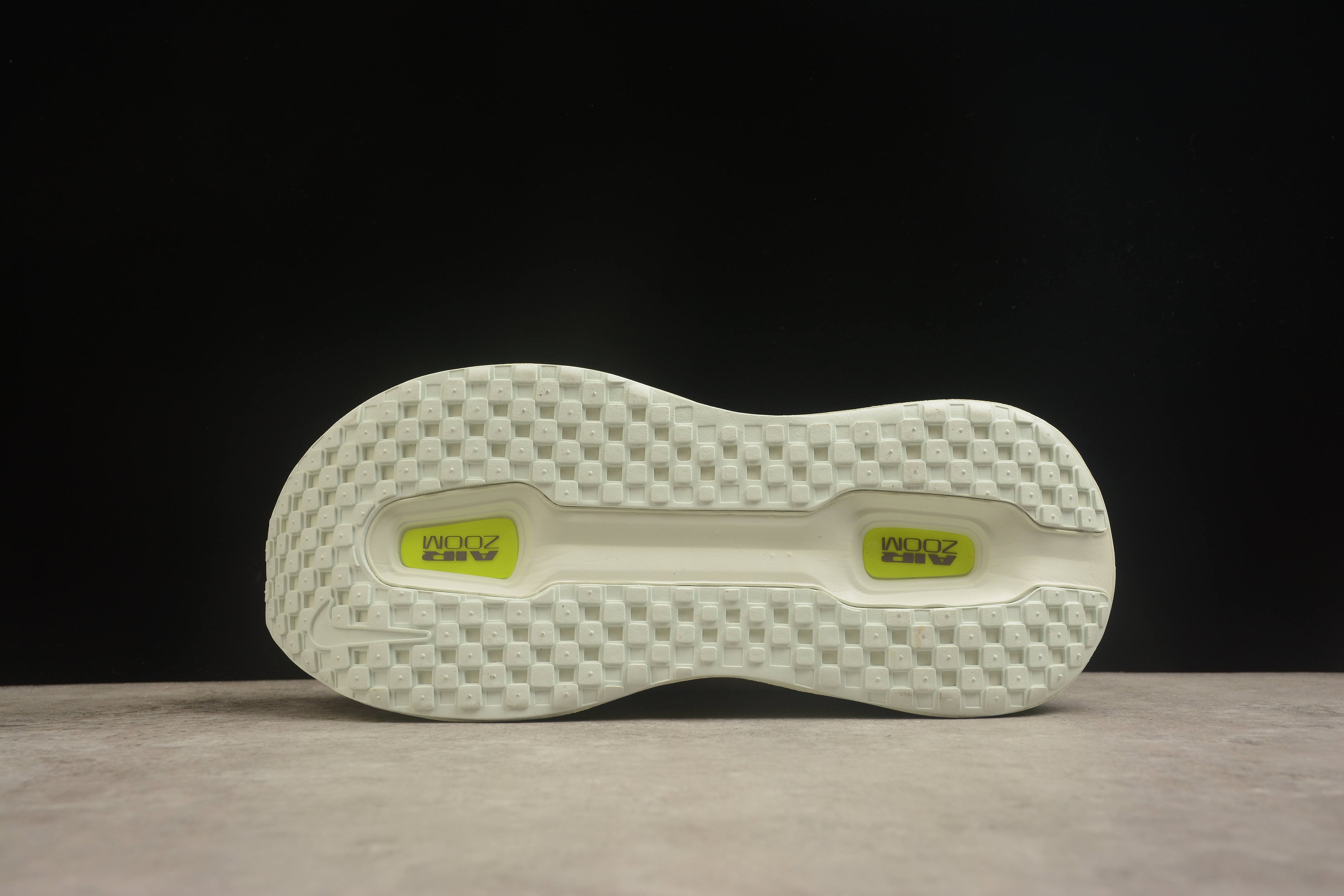 Nike Vomero 18 Running Shoes | Premium Cushioning | EU 36-45