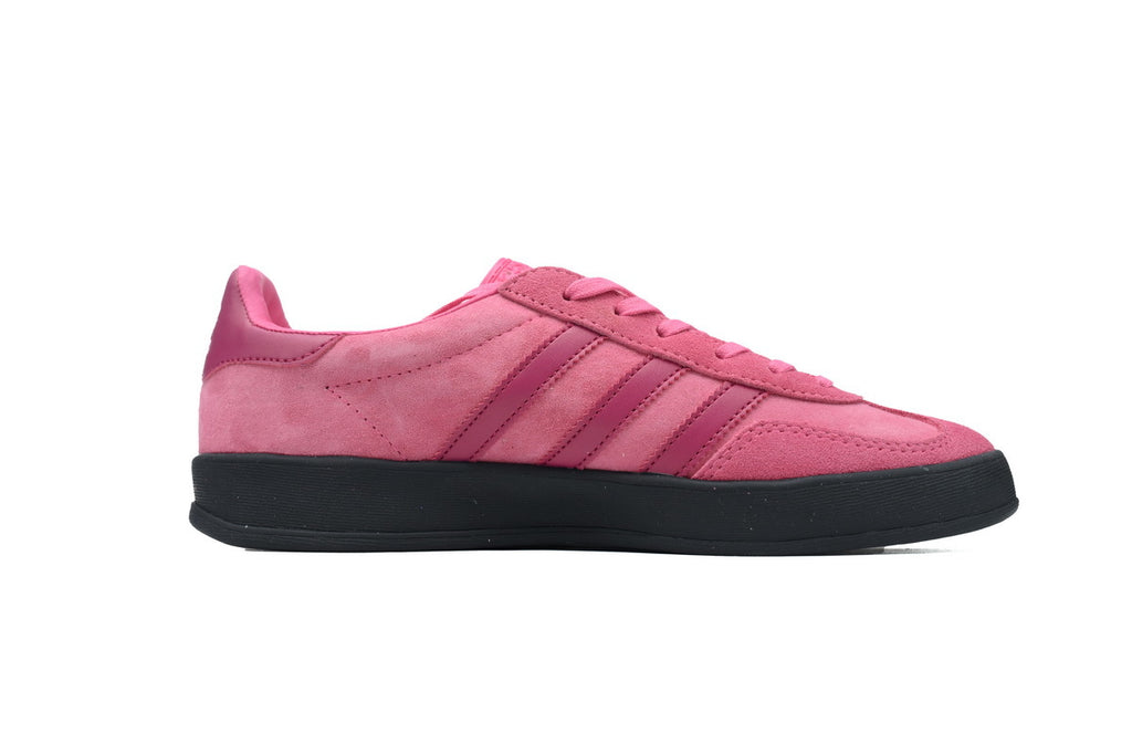Adidas Samba OG – Retro German-Inspired Sneakers