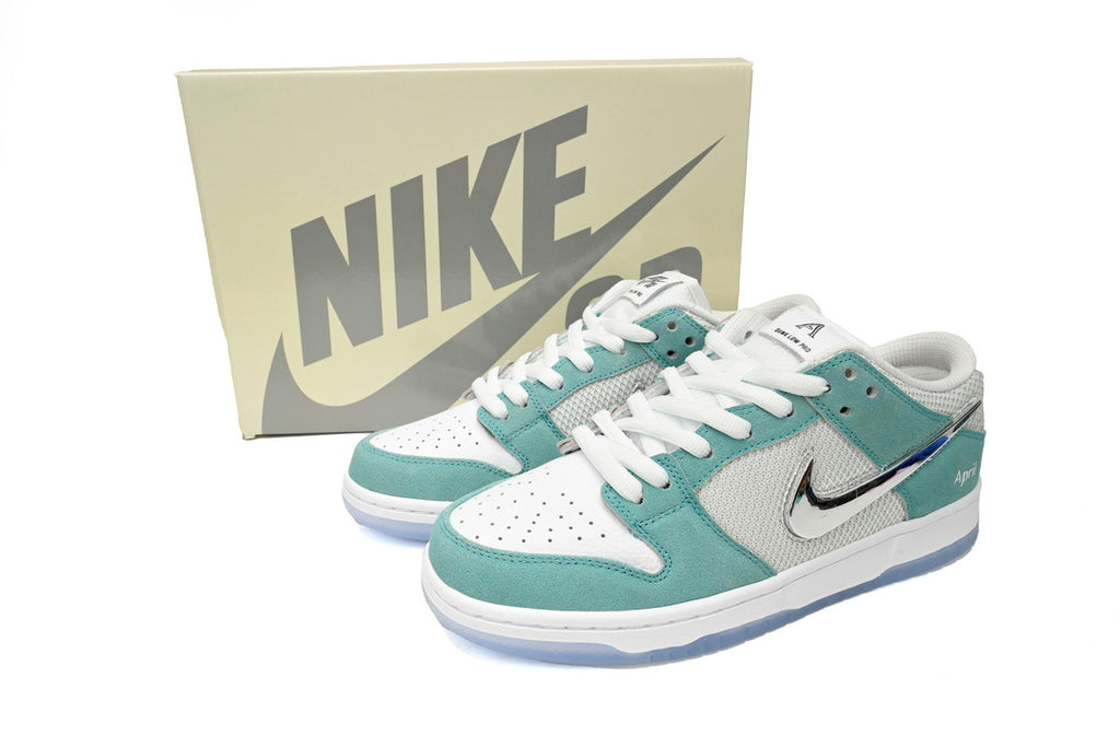 Nike SB Dunk Low – Classic Streetwear Sneakers (EU 36–45)